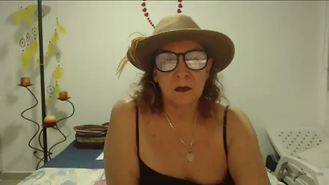 Snapshot of milchanel chatting on March 5, 2025, 5:18 am milchanel online show from March 5, 2025, 5:18 am