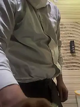 skyisthelimit12 online show from February 27, 2025, 1:38 pm