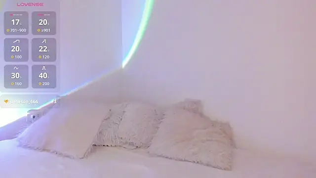 Snapshot of Henophiid chatting on December 4, 2025, 6:45 am Henophiid online show from December 4, 2025, 6:45 am