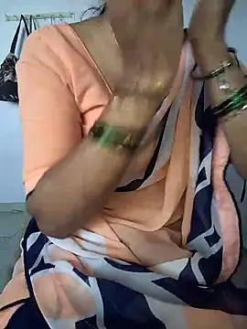 Snapshot of lovelygirl4567 chatting on December 20, 2025, 5:21 am lovelygirl4567 online show from December 20, 2025, 5:21 am