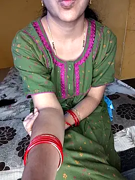 Snapshot of lovelygirl4567 chatting on October 3, 2025, 9:44 am lovelygirl4567 online show from October 3, 2025, 9:44 am