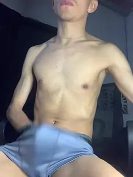 Snapshot of gabrielzinnnn085 chatting on March 5, 2026, 3:47 am gabrielzinnnn085 online show from March 5, 2026, 3:47 am