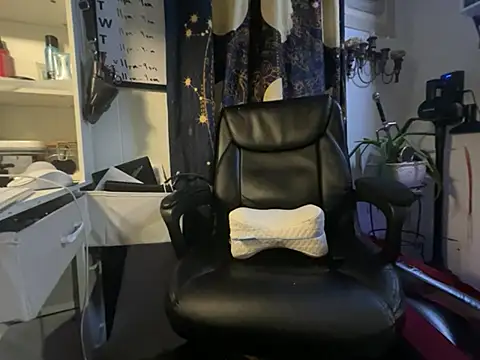 Snapshot of Trystan_Spellman chatting on February 22, 2026, 5:32 am Trystan Spellman online show from February 22, 2026, 5:32 am