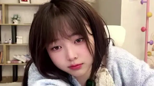 Chenjing0 online show from March 19, 2026, 1:00 pm