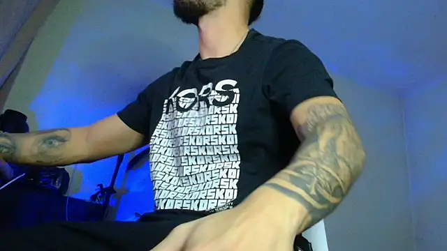 XanderCage99 online show from November 16, 2025, 4:50 am