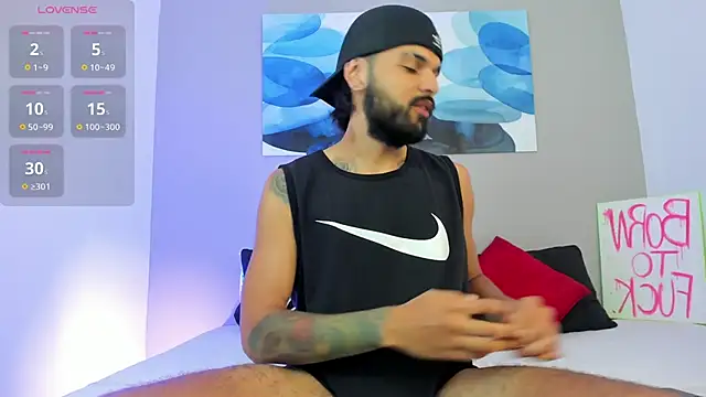 Snapshot of Emilio_Wolf chatting on February 12, 2025, 9:54 pm Emilio Wolf online show from February 12, 2025, 9:54 pm