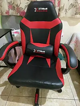 julianabun online show from January 18, 2025, 2:14 am