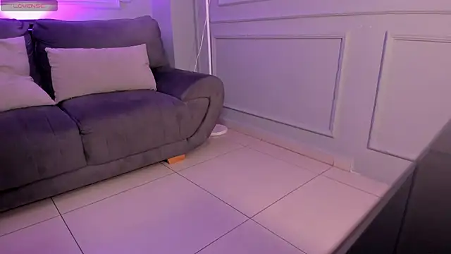 NiaSalvatore online show from March 22, 2025, 10:48 pm