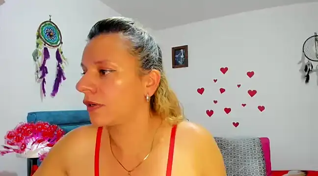 Snapshot of sofi_saliva2511 chatting on February 14, 2025, 8:37 pm sofi saliva2511 online show from February 14, 2025, 8:37 pm