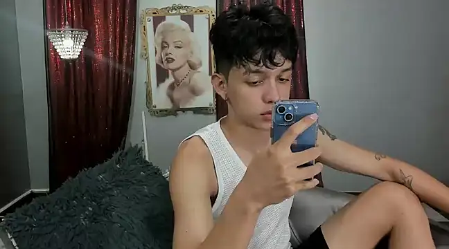 jisuscat online show from March 23, 2025, 2:15 am