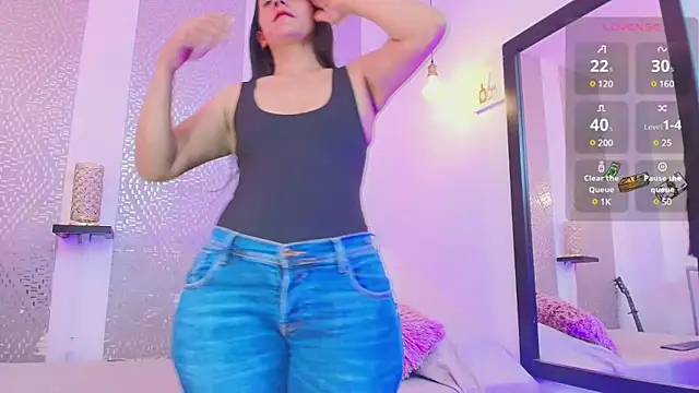 Snapshot of leyli_ass chatting on March 18, 2025, 7:33 pm leyli ass online show from March 18, 2025, 7:33 pm