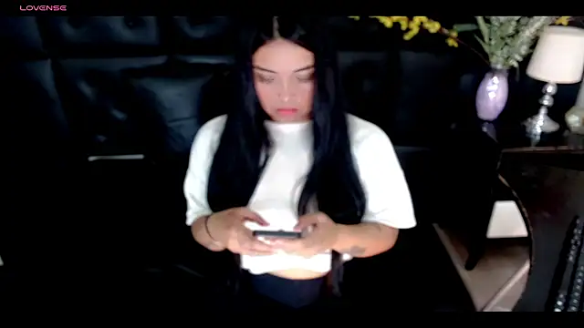 Snapshot of Carolaine01 chatting on February 5, 2025, 9:29 pm Carolaine01 online show from February 5, 2025, 9:29 pm