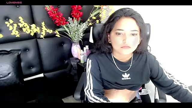 Snapshot of Carolaine01 chatting on February 13, 2025, 9:17 pm Carolaine01 online show from February 13, 2025, 9:17 pm