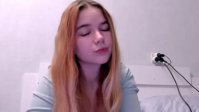 lia lovelly online show from March 5, 2025, 1:31 am