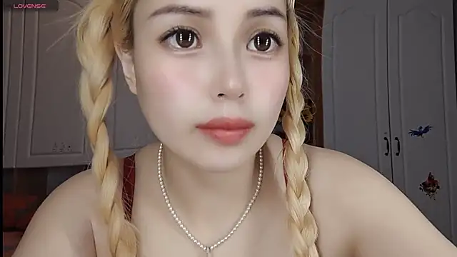 Lucky-xiuxiu online show from March 5, 2025, 2:36 am