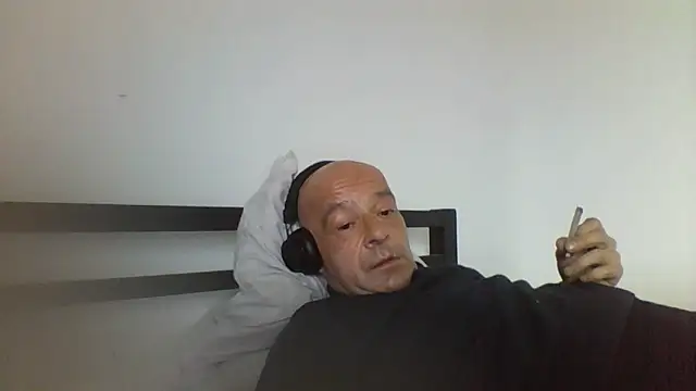 horndude187187 online show from December 31, 2024, 12:46 pm