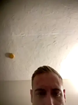 Golden Alex online show from December 2, 2025, 1:02 pm