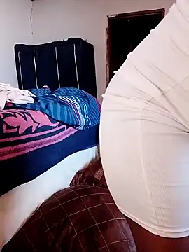 Snapshot of KMbesxxx chatting on December 2, 2025, 5:53 am KMbesxxx online show from December 2, 2025, 5:53 am