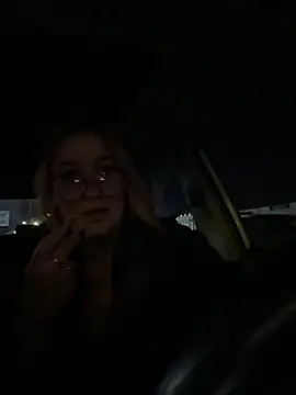 Mia-Fuchs online show from February 7, 2025, 8:10 pm