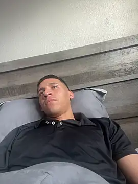 leisurelycriminal online show from December 18, 2025, 6:01 pm