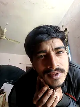 Snapshot of MAGNETICDADDY8 chatting on November 28, 2025, 8:14 am MAGNETICDADDY8 online show from November 28, 2025, 8:14 am