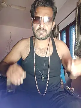 Snapshot of MAGNETICDADDY8 chatting on November 13, 2025, 7:01 am MAGNETICDADDY8 online show from November 13, 2025, 7:01 am