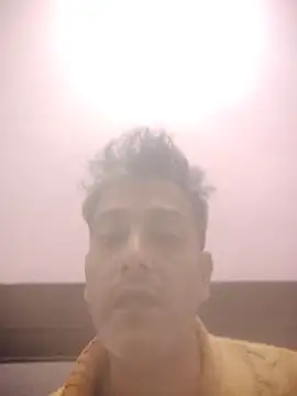 Snapshot of MAGNETICDADDY8 chatting on October 6, 2025, 3:35 pm MAGNETICDADDY8 online show from October 6, 2025, 3:35 pm