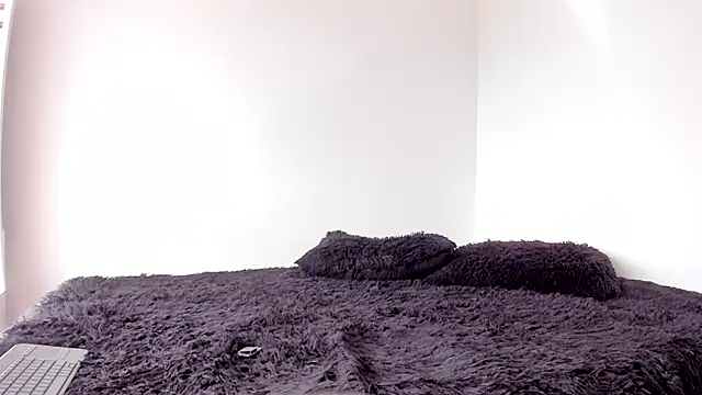 Laurensmith9 online show from January 14, 2026, 1:59 pm