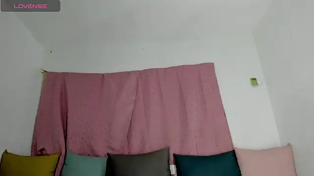 Snapshot of maison_sofia1 chatting on September 16, 2025, 4:35 am maison sofia1 online show from September 16, 2025, 4:35 am