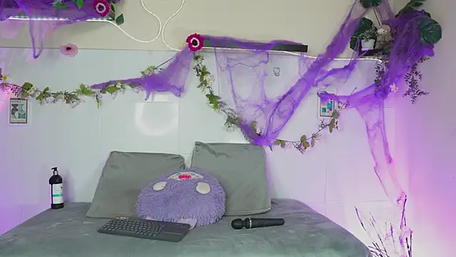 bri cullen online show from October 24, 2025, 2:43 am