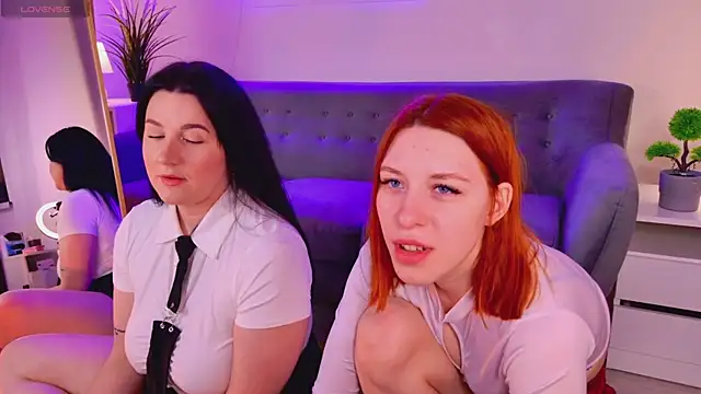 Snapshot of Mikka_Blush chatting on November 28, 2025, 11:38 pm Mikka Blush online show from November 28, 2025, 11:38 pm