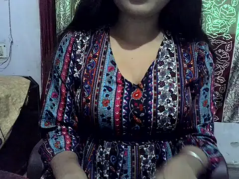 SIYA MAVI online show from November 3, 2025, 4:39 am