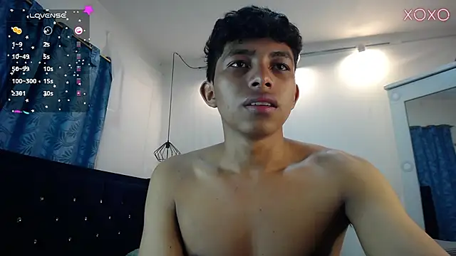 Snapshot of twinkmilk_ chatting on March 23, 2025, 5:10 am twinkmilk online show from March 23, 2025, 5:10 am