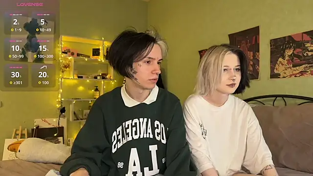 Snapshot of VeryRare_TwinS chatting on October 20, 2025, 7:58 pm VeryRare TwinS online show from October 20, 2025, 7:58 pm