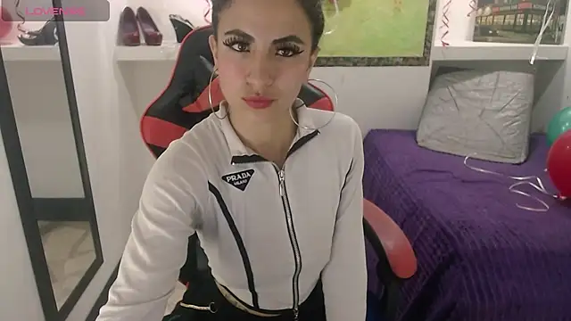 Snapshot of Anniee_x chatting on February 21, 2025, 12:06 pm Anniee x online show from February 21, 2025, 12:06 pm