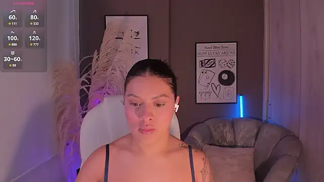 NiiaEvanss online show from February 23, 2026, 1:01 pm