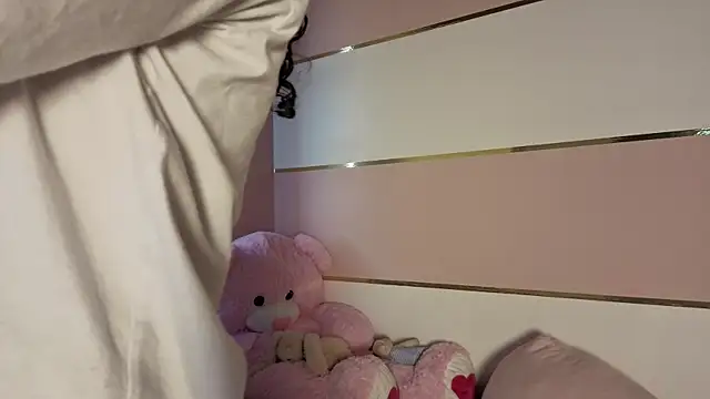 Snapshot of Charlotte__Miller chatting on November 4, 2025, 11:36 am Charlotte Miller online show from November 4, 2025, 11:36 am