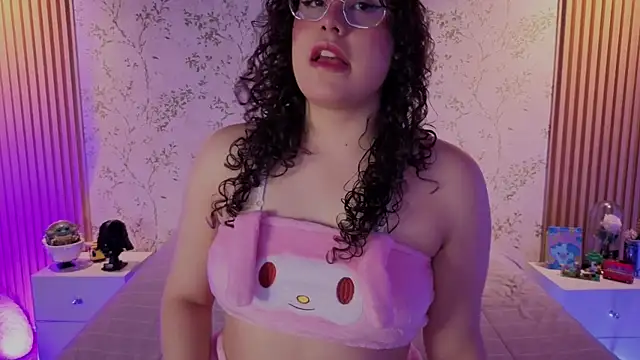 Snapshot of Charlotte__Miller chatting on May 7, 2026, 11:46 am Charlotte Miller online show from May 7, 2026, 11:46 am