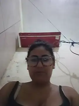 Snapshot of acuarela chatting on January 10, 2025, 11:29 pm acuarela online show from January 10, 2025, 11:29 pm