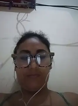 Snapshot of acuarela chatting on January 13, 2025, 9:20 pm acuarela online show from January 13, 2025, 9:20 pm