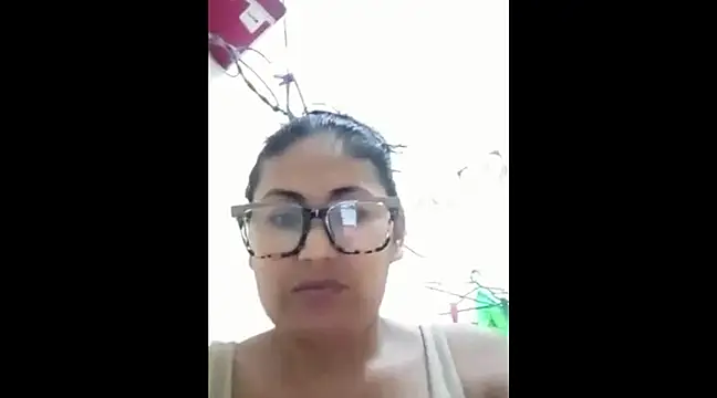 Snapshot of acuarela chatting on January 6, 2025, 11:52 pm acuarela online show from January 6, 2025, 11:52 pm