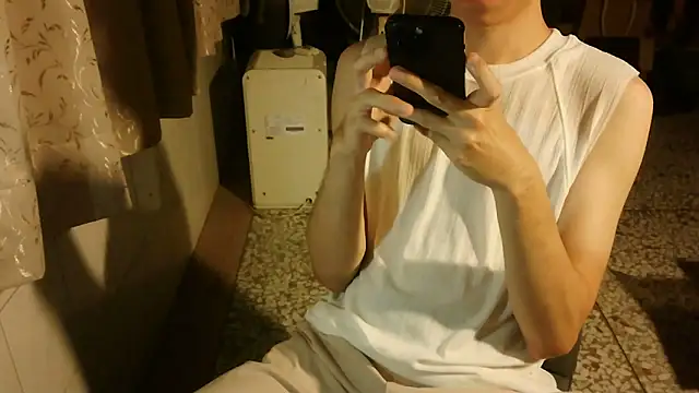 KYU890428 online show from April 12, 2026, 5:27 pm