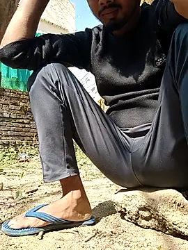 Snapshot of aryan_8051 chatting on November 19, 2025, 5:18 am aryan 8051 online show from November 19, 2025, 5:18 am