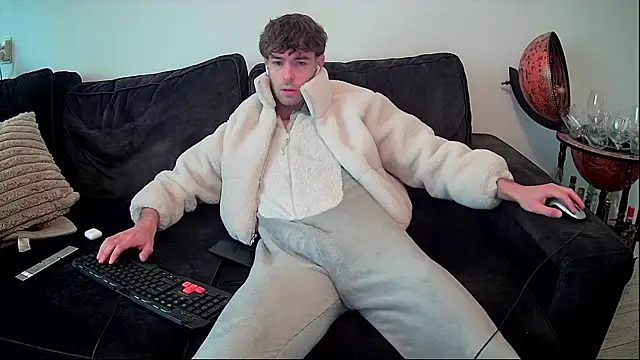 Snapshot of onesieboyx chatting on November 21, 2025, 9:52 am onesieboyx online show from November 21, 2025, 9:52 am