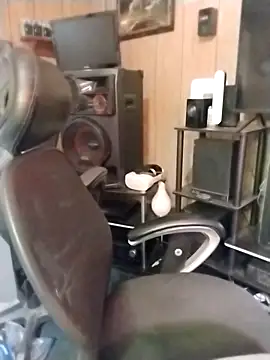 Snapshot of Rebeckalove chatting on December 21, 2025, 1:35 pm Rebeckalove online show from December 21, 2025, 1:35 pm