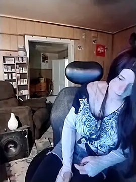 Snapshot of Rebeckalove chatting on April 3, 2026, 2:12 pm Rebeckalove online show from April 3, 2026, 2:12 pm