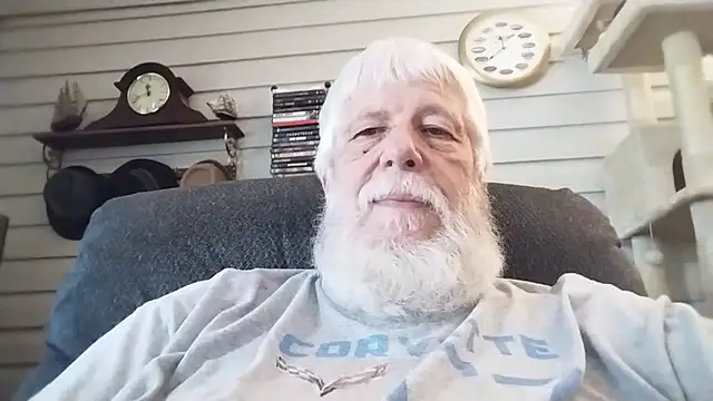 Snapshot of Futura_intx chatting on July 12, 2026, 4:41 pm Futura intx online show from July 12, 2026, 4:41 pm
