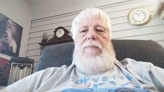 Snapshot of Futura_intx chatting on June 28, 2026, 4:57 pm Futura intx online show from June 28, 2026, 4:57 pm