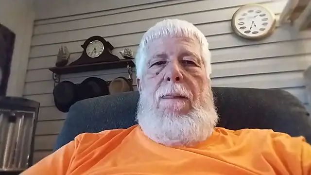 Snapshot of Futura_intx chatting on June 4, 2026, 10:36 pm Futura intx online show from June 4, 2026, 10:36 pm