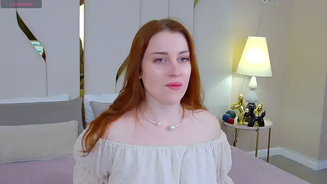 Snapshot of EllieGarson chatting on October 18, 2025, 5:04 pm EllieGarson online show from October 18, 2025, 5:04 pm